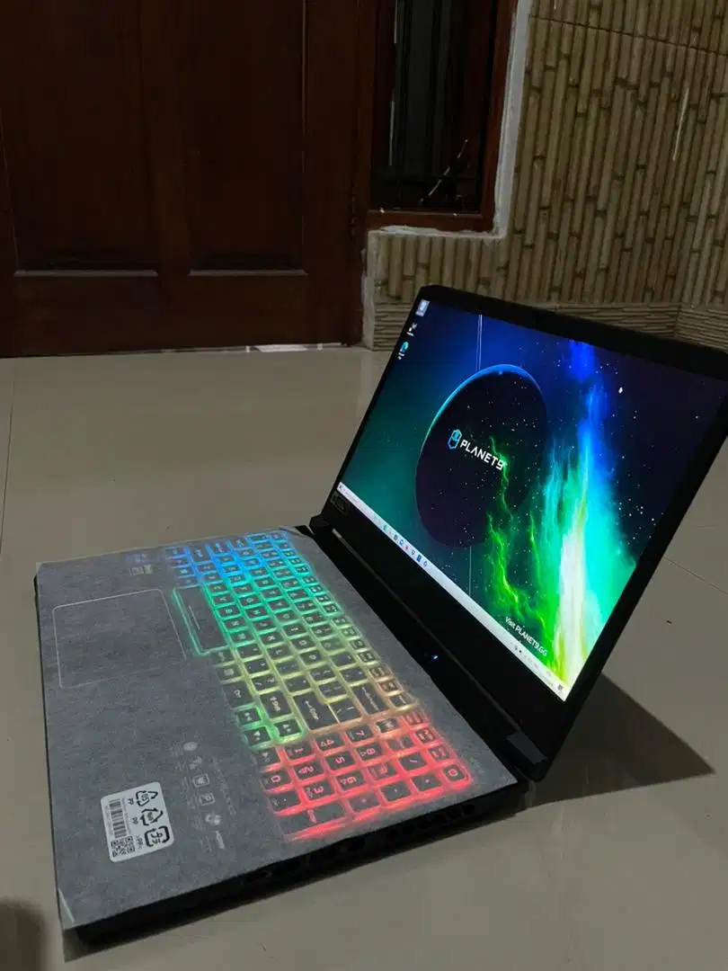 Di jual cepat laptop acer predator helios 300