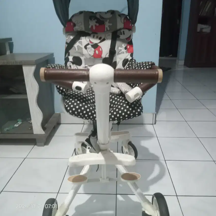 Stroller bayi bekas seperti baru