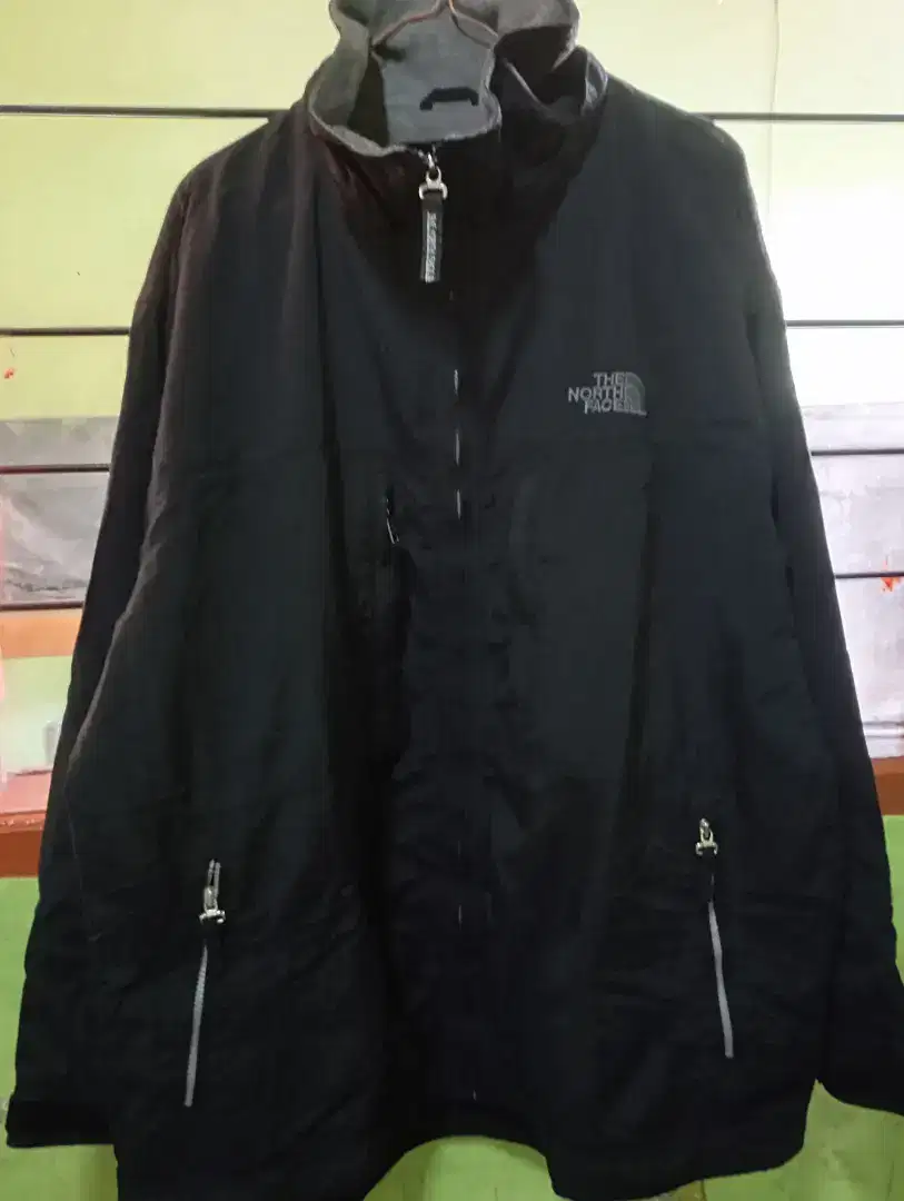 Jaket The North Face (TNF)