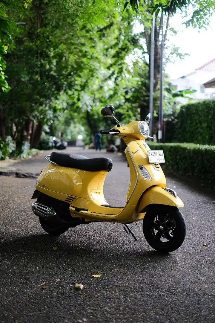 PIAGGIO VESPA MATIC LX 125 IGET 2018 ( TERMURAH )