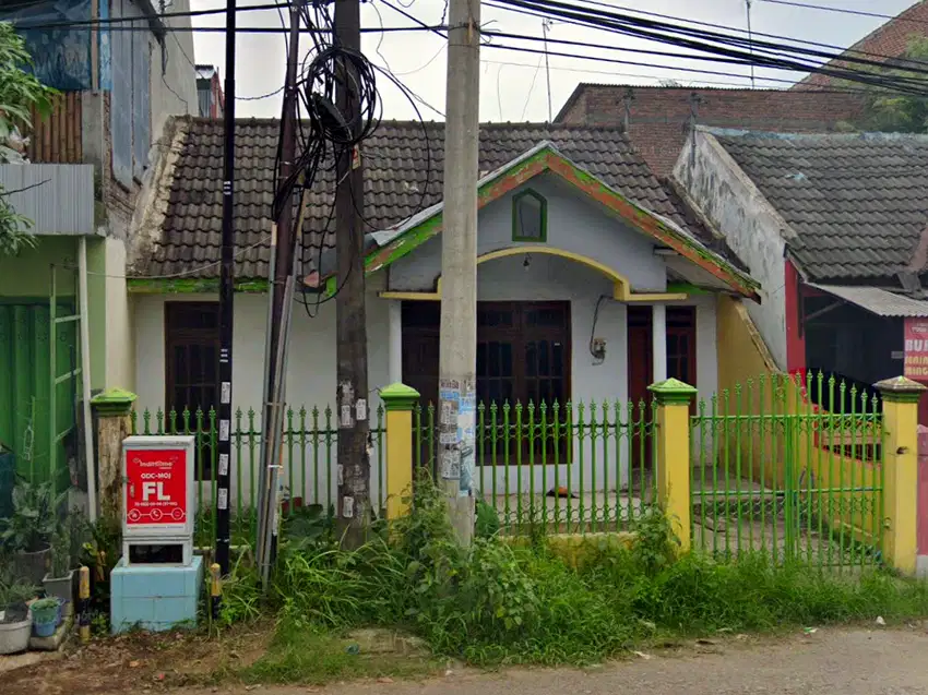 Rumah di samping jalan Mojoagung, Jombang