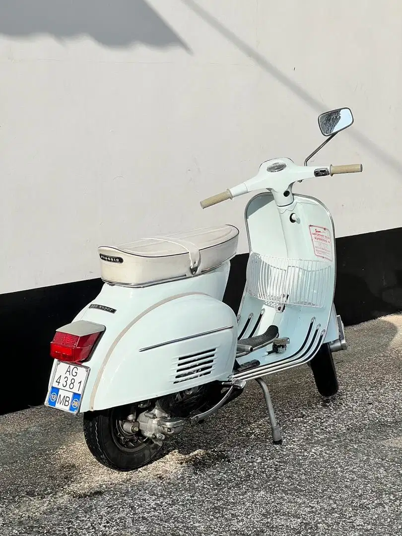 Vespa super tahun 1976