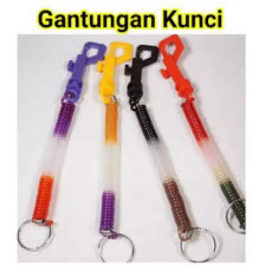 Gantungan kunci per string