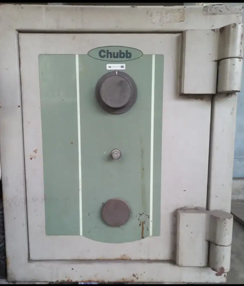 Brankas Chubb type Kasteel(T/L/D :  cm)