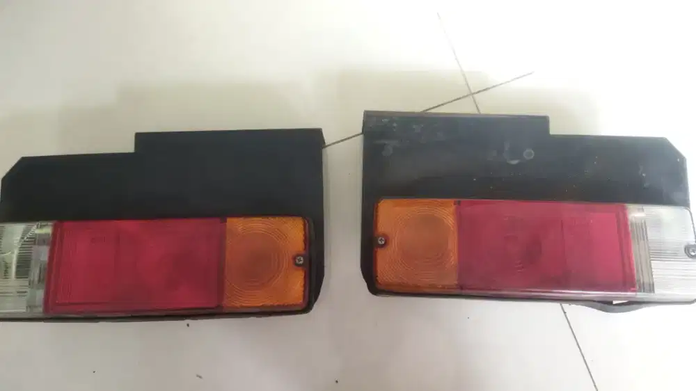 Lampu Belakang Toyota Hartop