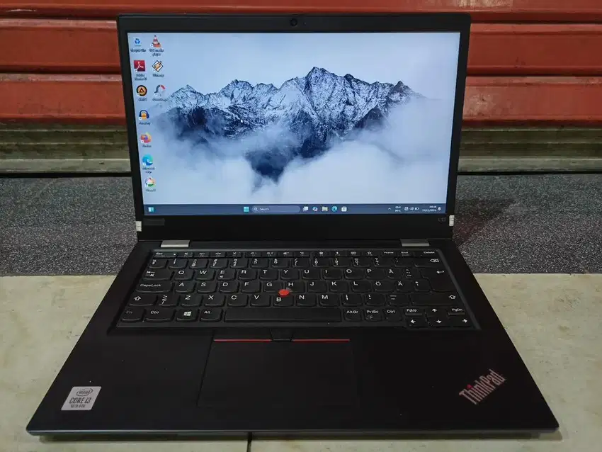 Lenovo thinkpad I13 slim core i3-1010U