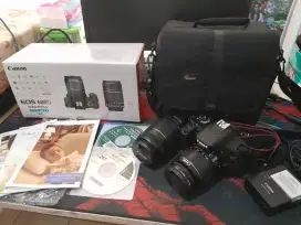 Camera DSLR Canon EOS 600D (seperti baru)