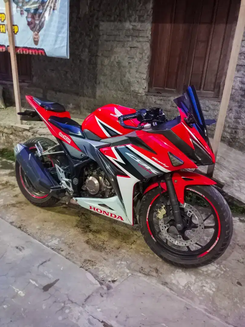 Di Jual CBR 150R tahun 2017