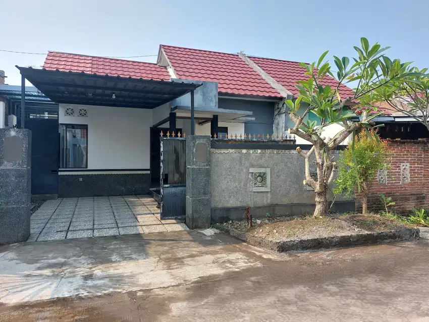 Rumah di kompleks Perumahan BHP Labuapi