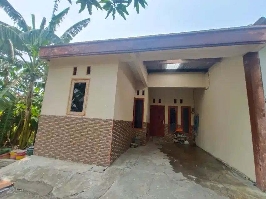 Di kontrakan Rumah di Kletek Taman Sidoarjo