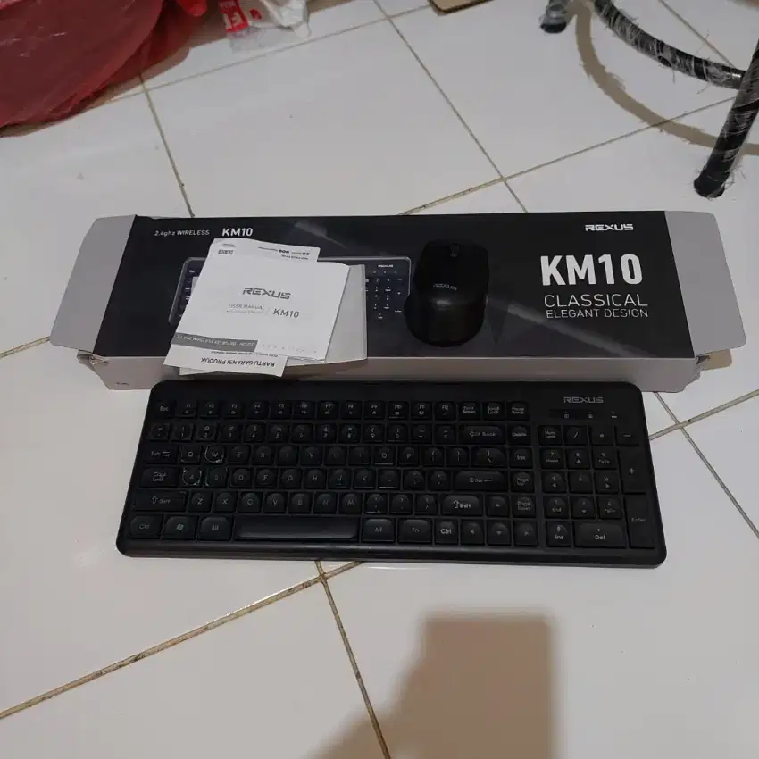 Rexus keyboard mouse Wireless KM10 combo Like New.