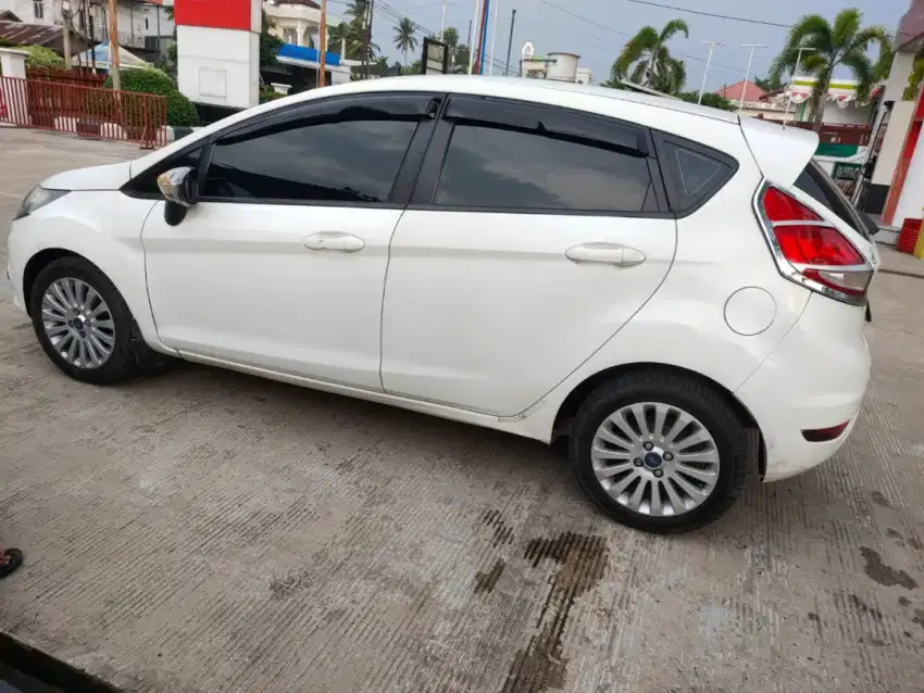 Jual Mobil ford fiesta