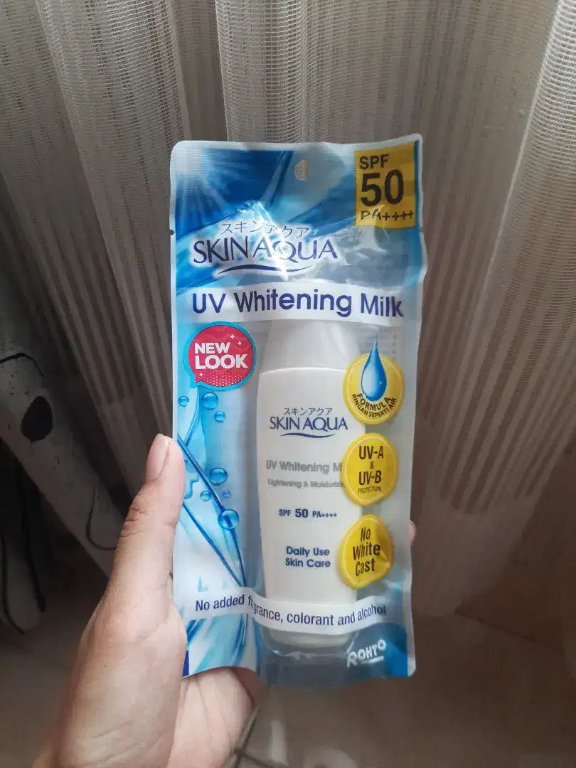 Skinaqua Whitening Milk Sunscreen