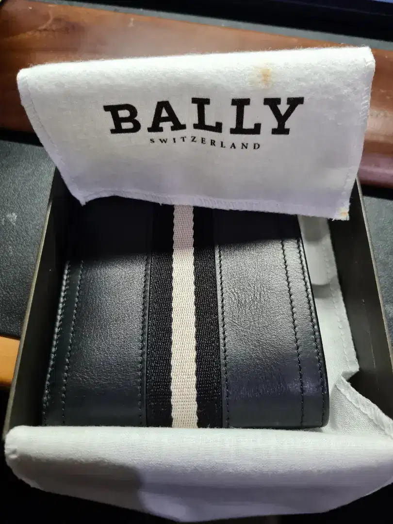 Dompet bally origibal baru