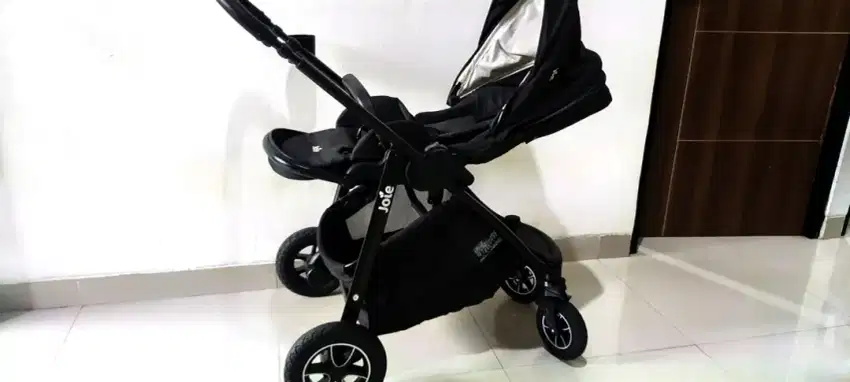 Di jual stroller joie versatrax Rp.1.500.000. Nego silakan