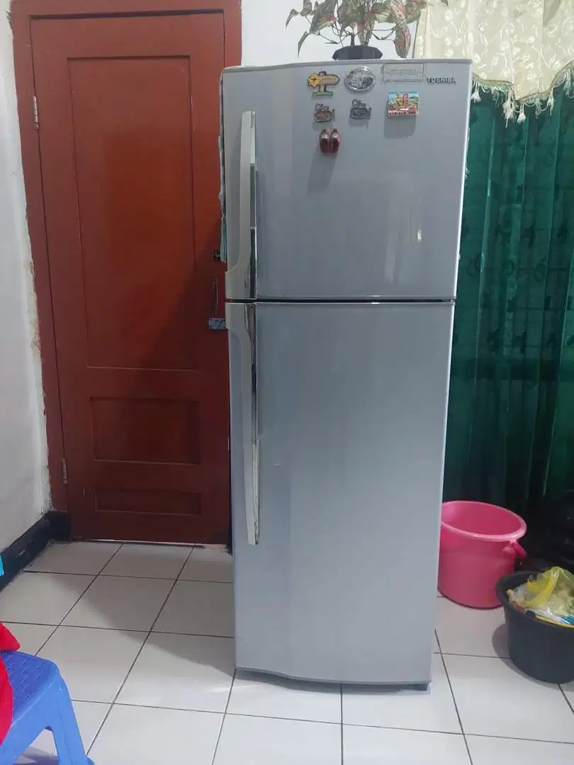 Dijual Kulkas Toshiba 2 Pintu