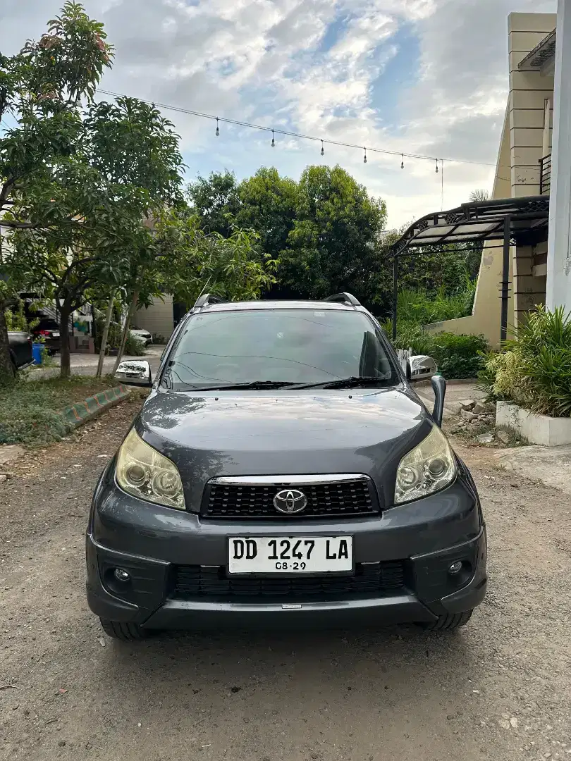 Di jual Rush S TRD manual 2014