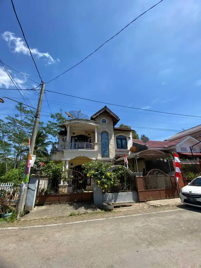 Dijual Rumah 2 Lantai di Perum Kedungwringin - Bonus Tanah 20m2