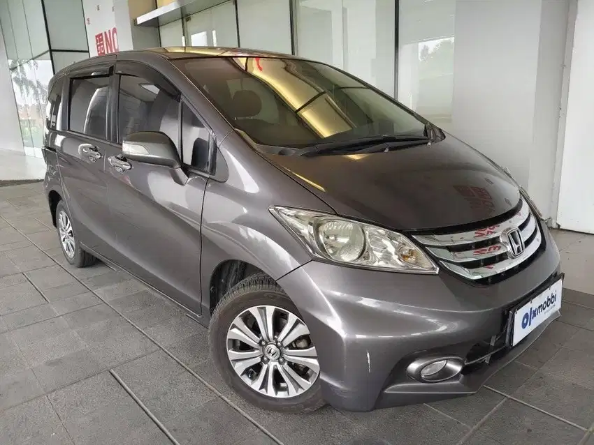 Pajak Panjang -  Honda Freed 1.5 E Bensin MT 2015 Abu