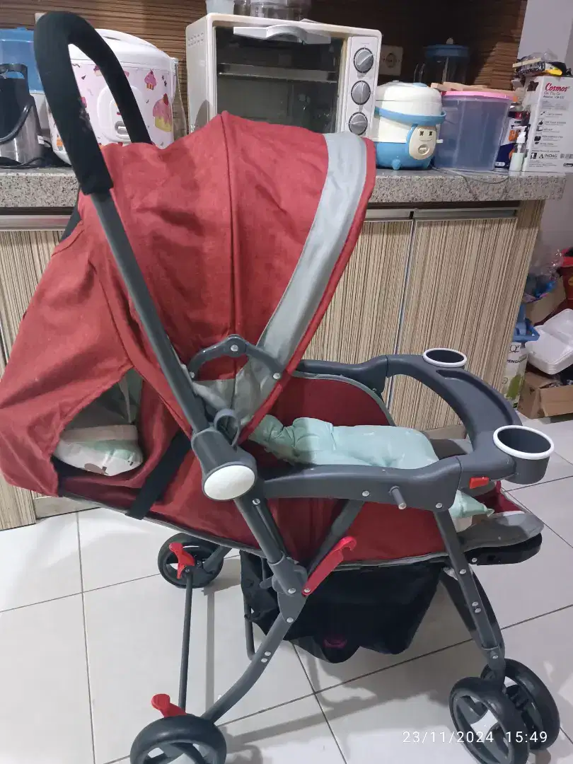 Stroller bayi seperti baru bonus alas