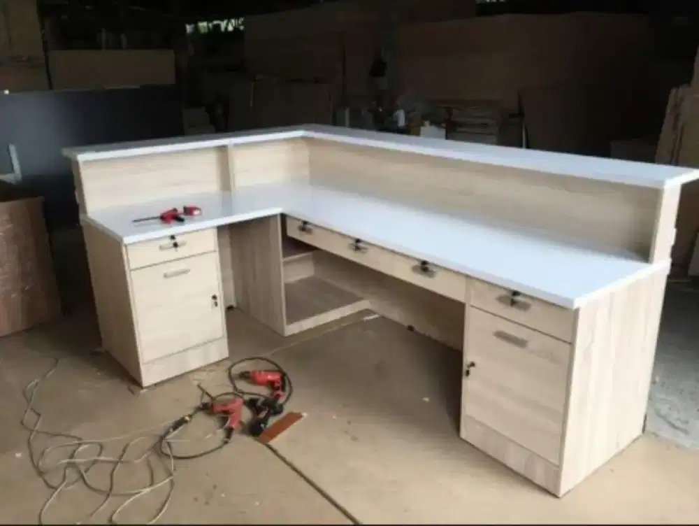 Meja resepsionis , Meja kerja , Meja rias , Meja belajar