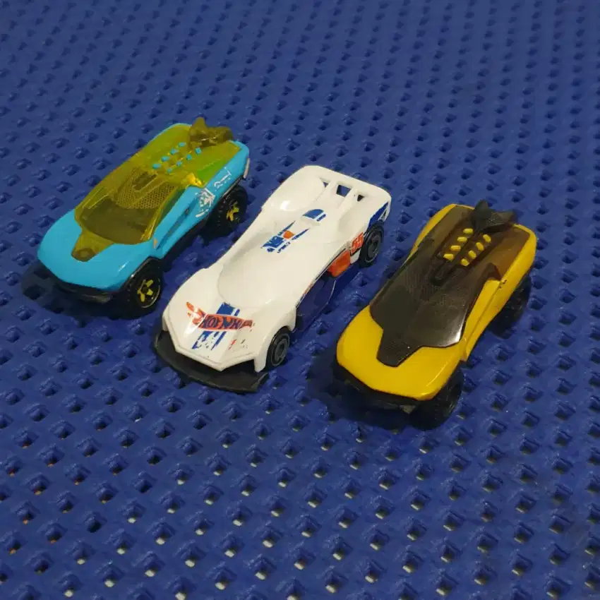 3 Pcs Hotwheels Mainan Mobil Diecast Hot Wheels