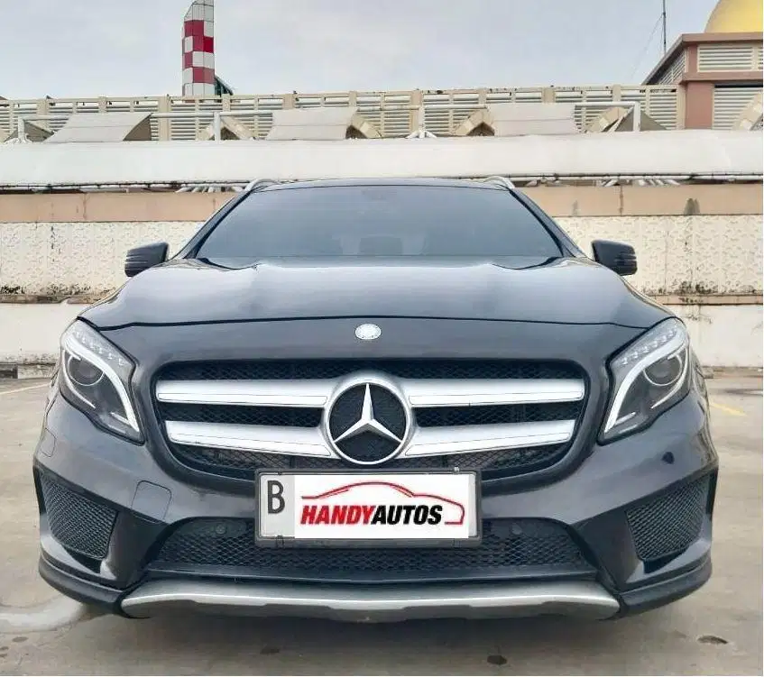 Mercedes Benz GLA 200 AMG Panoramic Tahun 2014