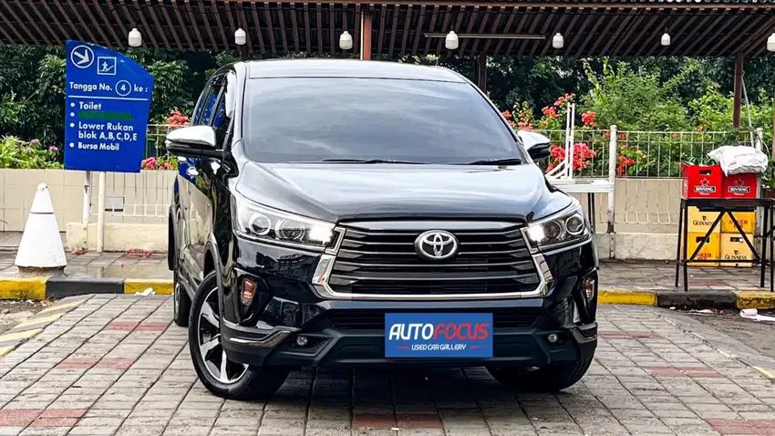 LOW KM TOYOTA INNOVA VENTURER 2.4 A/T  DIESEL 2021 PERFECT