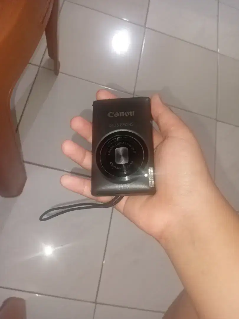 CANON IXUS 220 HS bekas