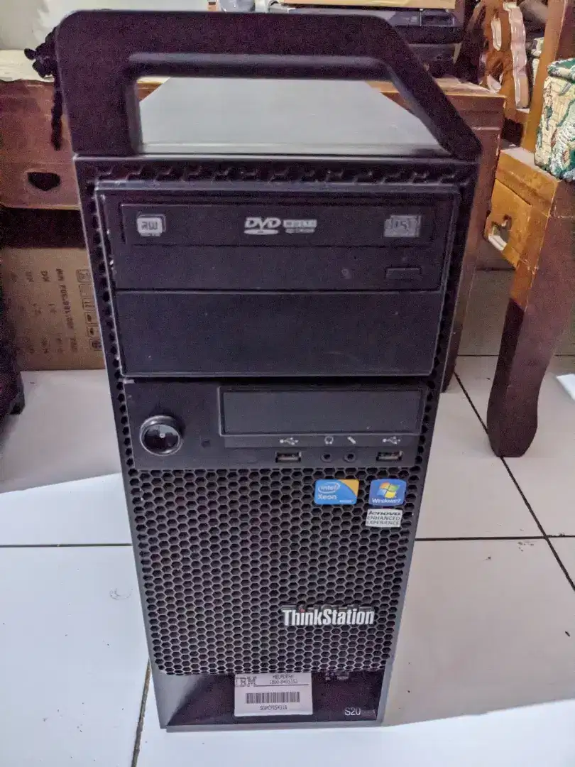 PC ThinkStation S20