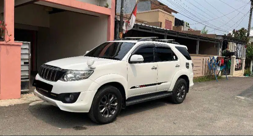 DI JUAL TOYOTA FORTUNER TRD 2,7cc TAHUN 2012