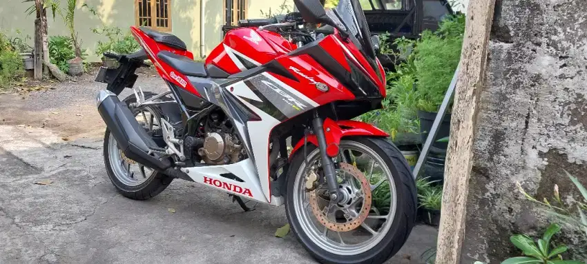 Honda CBR 150 R