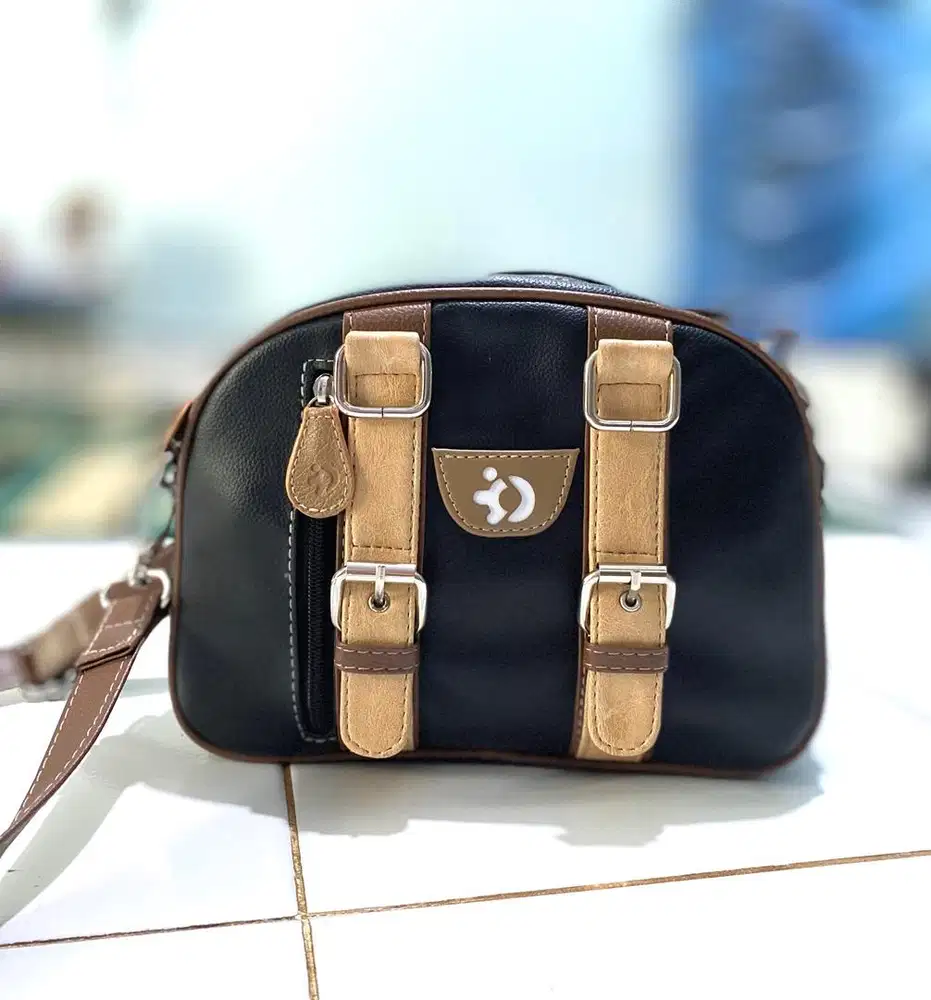 Tas Selempang kulit
