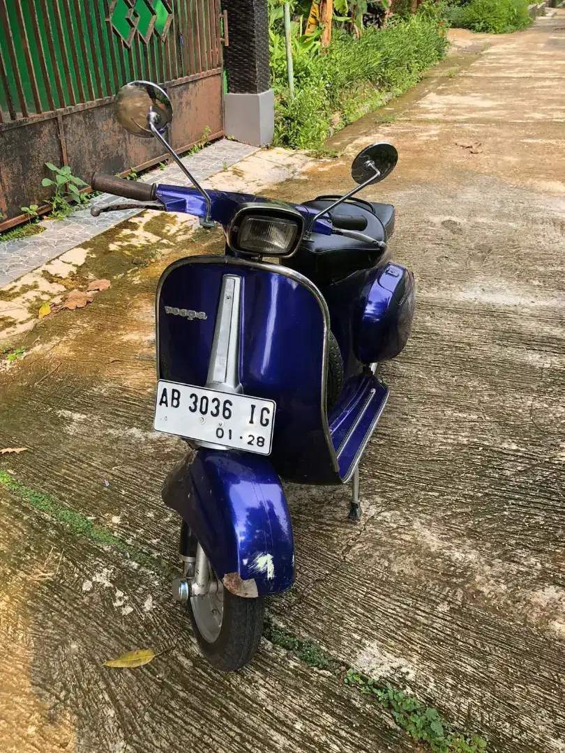 Vespa PTS 100 tahun 83