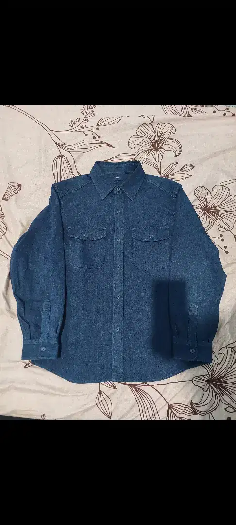 Jaket denim outer luaran kemeja uniqlo size L