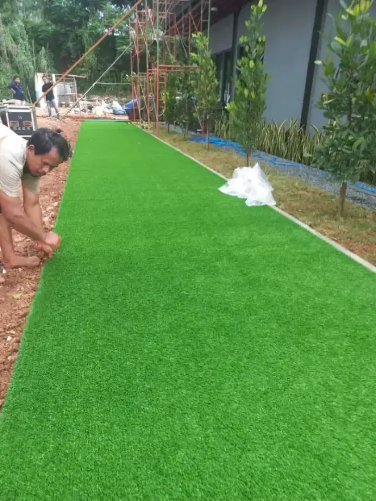 Dekorasi Pemasangan Rumput Dan Drainase