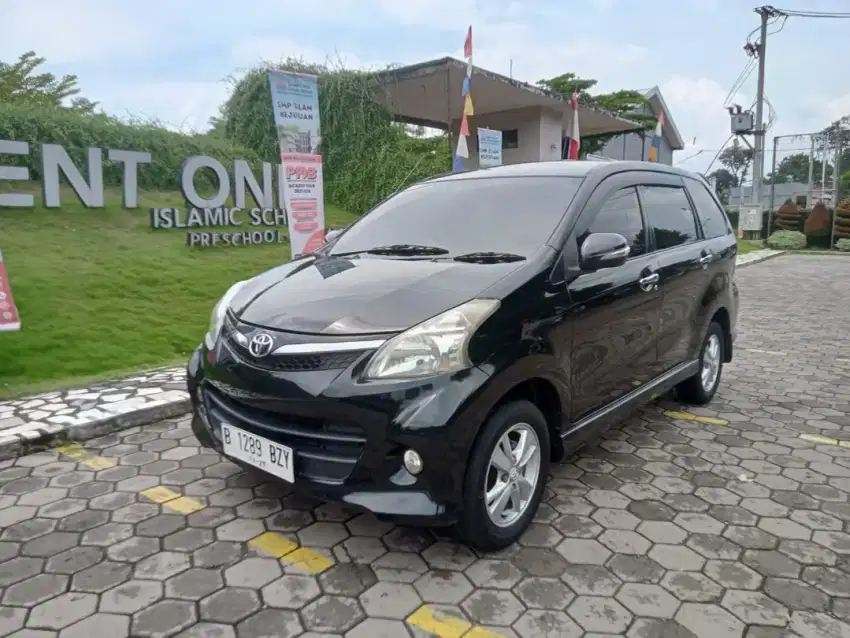 Avanza Veloz 2012 metic..