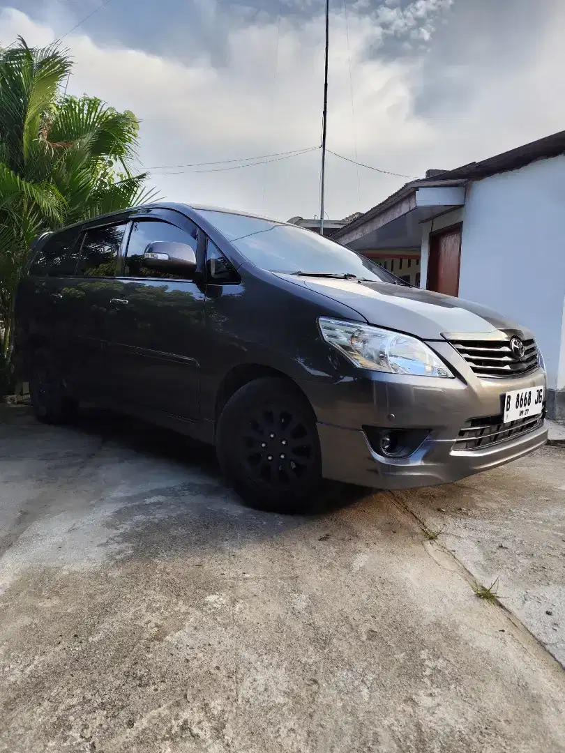 Dijual Grand innova 2012 V matic diesel