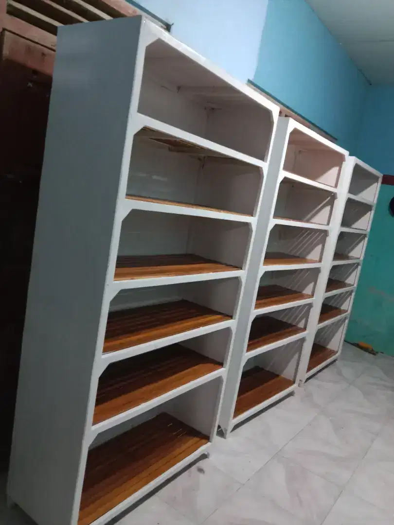 Rak kayu rak toko dll