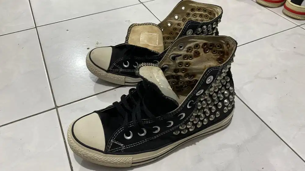 sepatu converse spikes Original