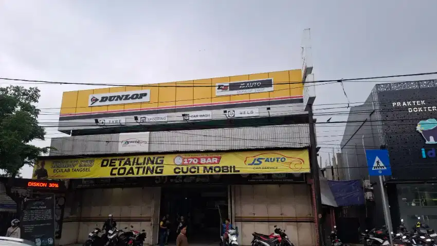 Kesempatan bekerja service counter bengkel modern