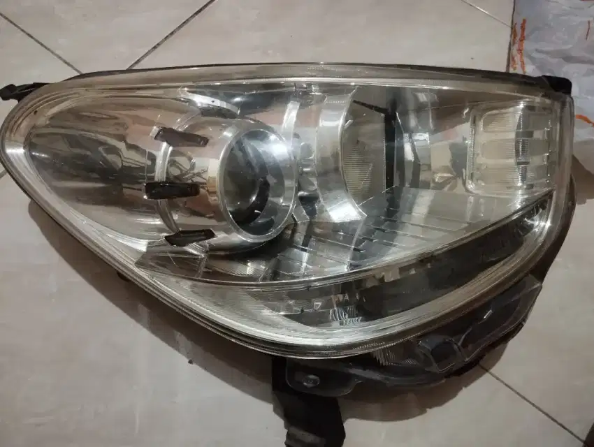 Dijual Head Lamp All New Sirion 2013 kondisi mulus Copotan