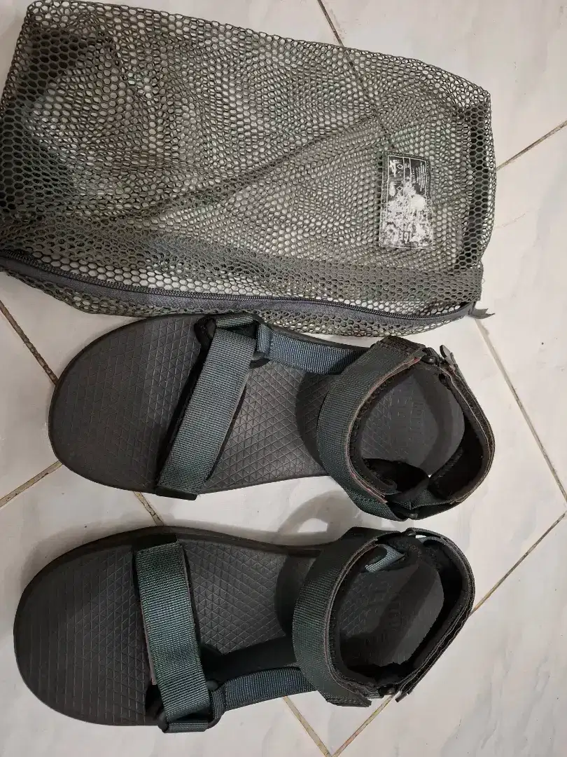 Dijual Sandal Eiger Mozambique Men Navy Size 43