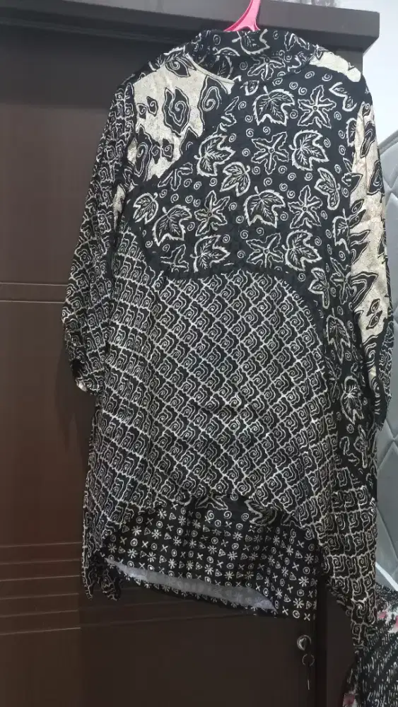 kebaya batik wanita cantik