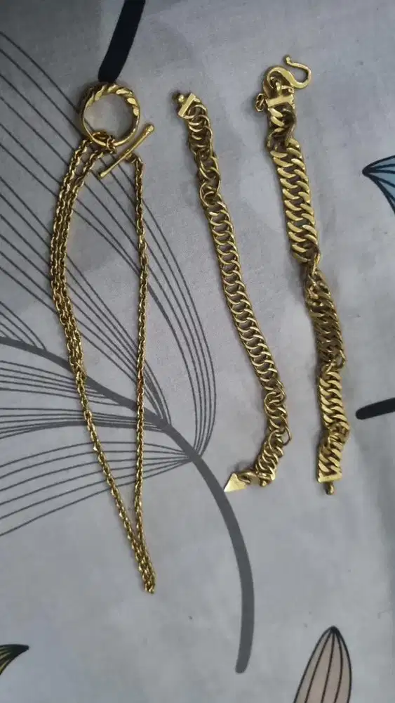 Menerima dan berlian tanpa surat dengan harga tinggi