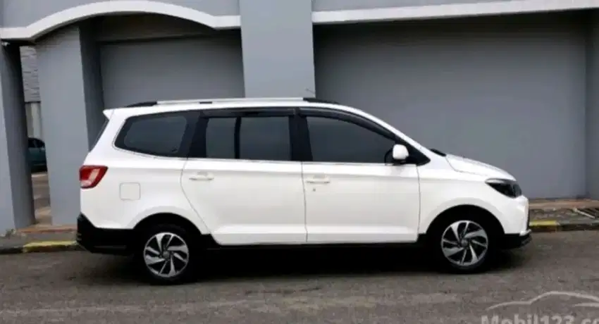 WULING CONFERO S