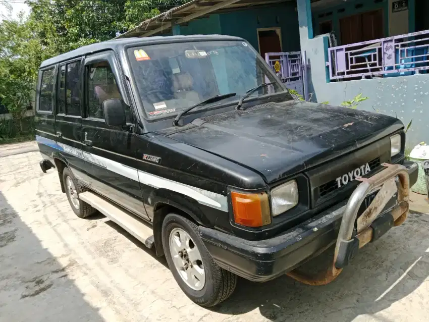 Dijual kijang warna hitam