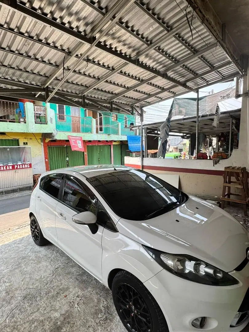 DIJUAL CEPAT!! 2012 Ford Fiesta 1.4 Trend Hatchback