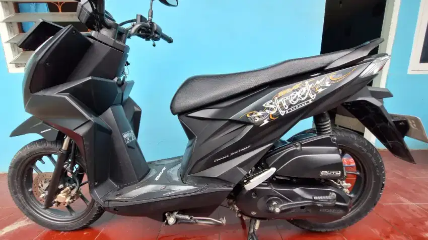 Honda Beat Street Hitam Doff tahun 2022