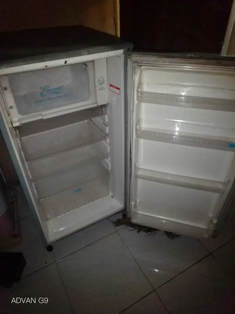 Kulkas Sanyo 1 pintu kondisi normal jaya